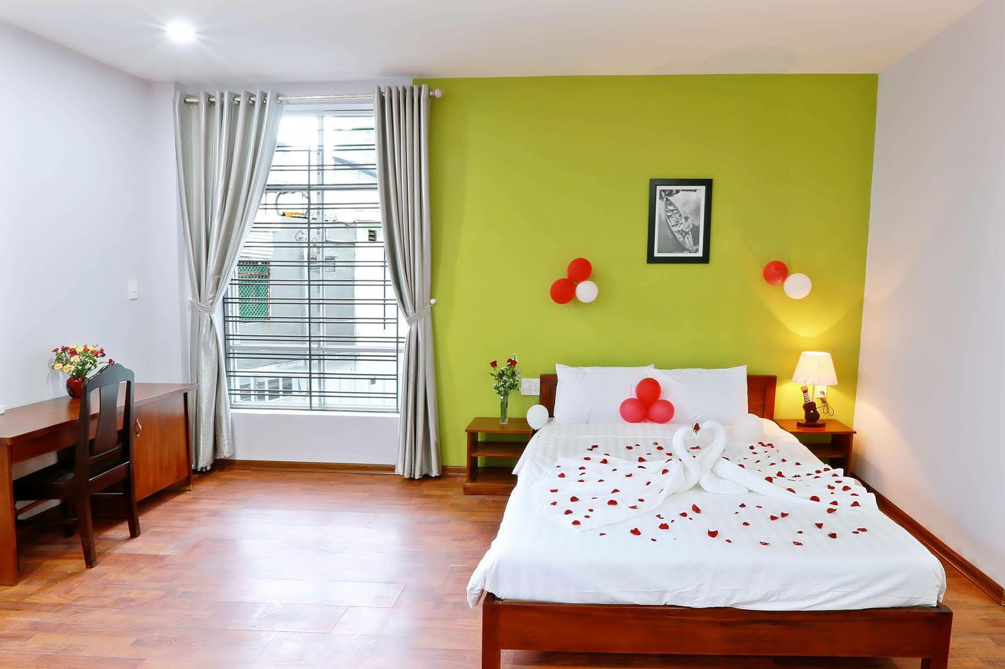Gold House Hotel Da Nang Esterno foto